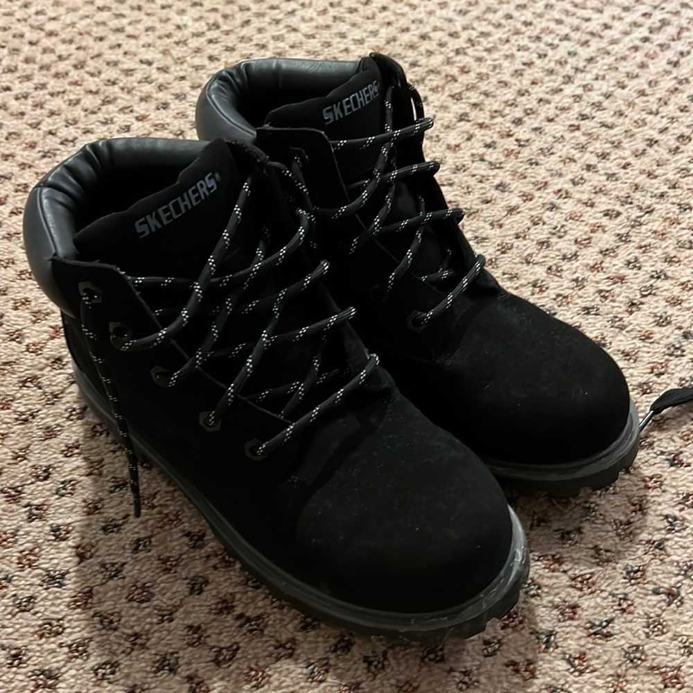 Sketchers boots